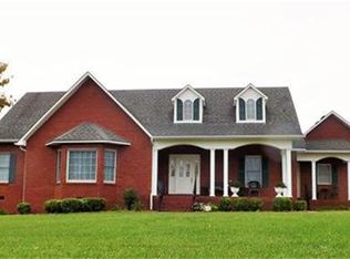 520 Bell Dr W, Winchester, TN 37398