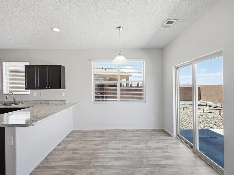 27 Hermanos Loop — Photo 5
