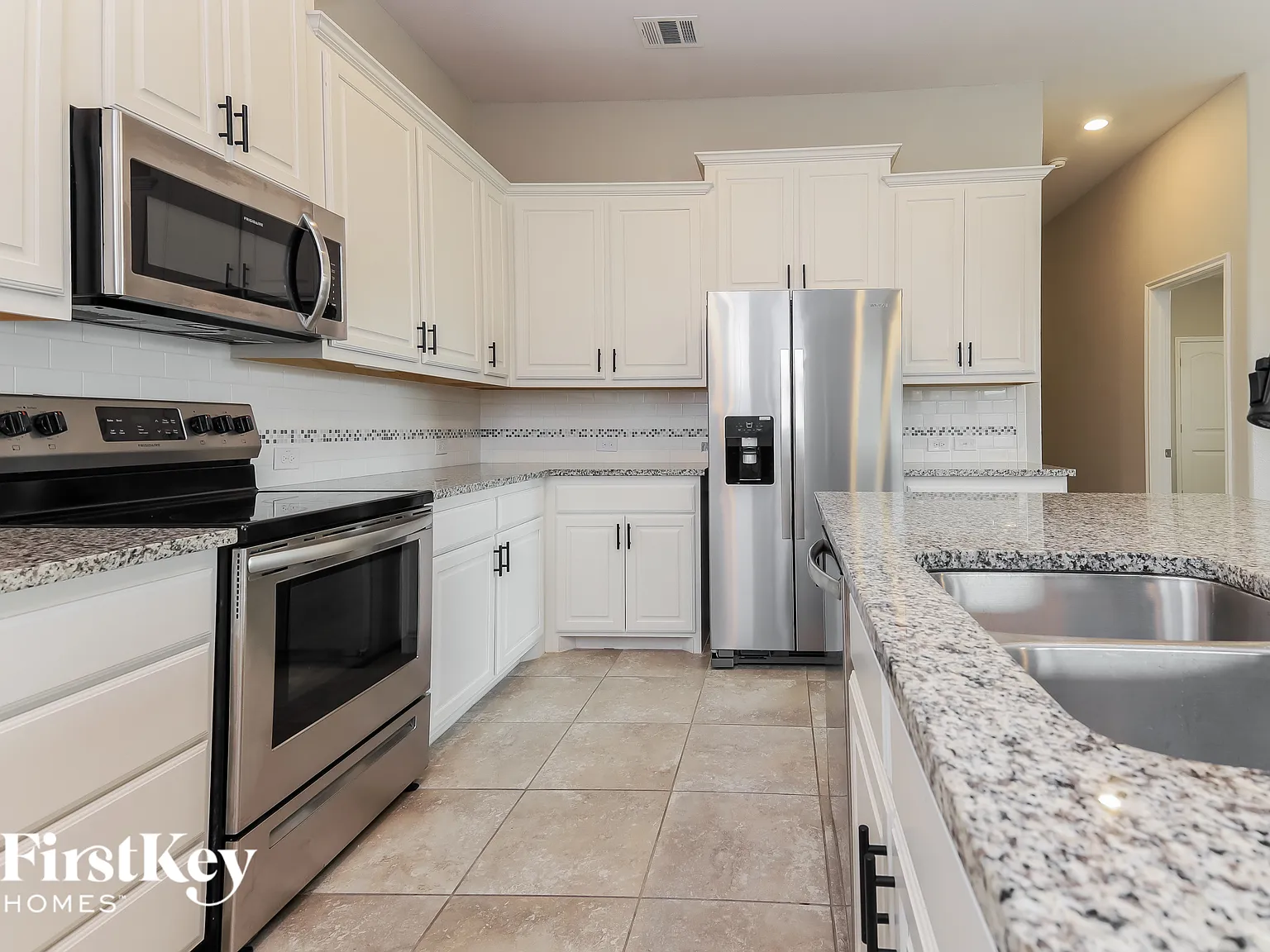 5 bed, 2.0 bath, 2136 sqft, $2,695 — Photo 4