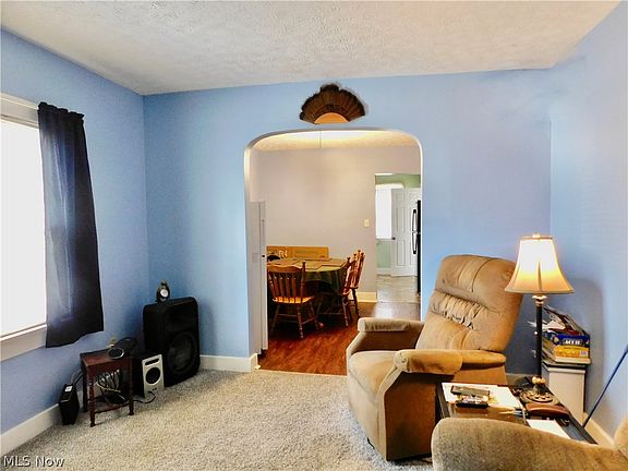 3rd image of 421 Celtic St