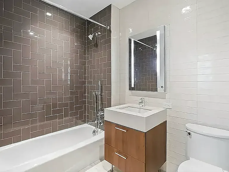 92-27 160th St #2206 — Photo 10