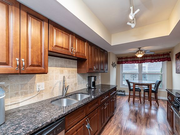 5th image of 229 Willow Ln