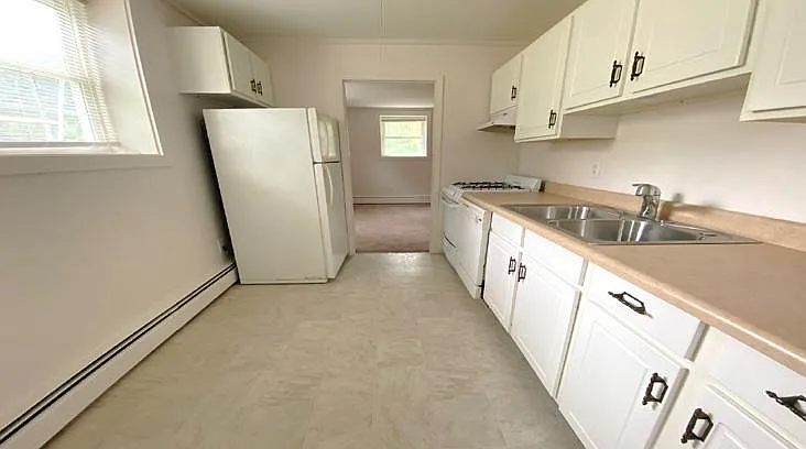 23 Village Pl #4 — Photo 2