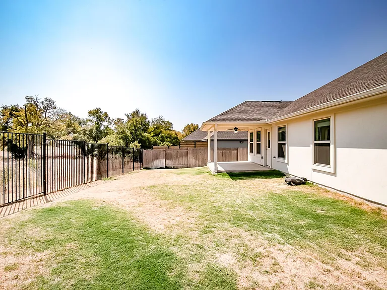 105 Meadow Wood Cv — Photo 4