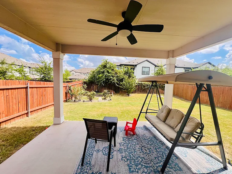 524 Ayinger Ln — Photo 7