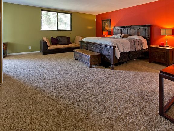 3rd image of 1554 E Canyon Estates Dr