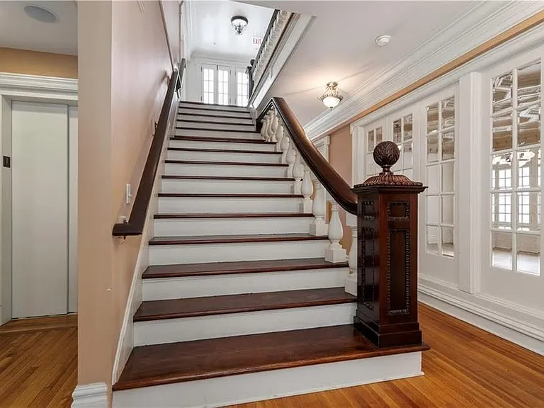 1208 James St #3 — Photo 2