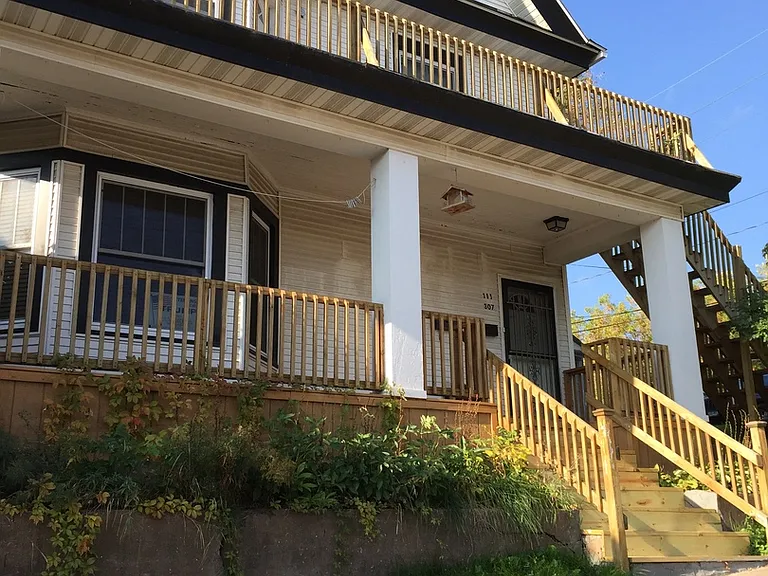 305-307 Duplex — Photo 14