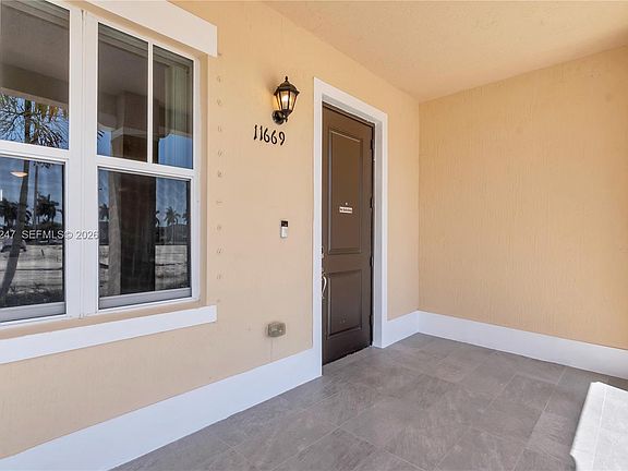 4th image of 11669 SW 247th St