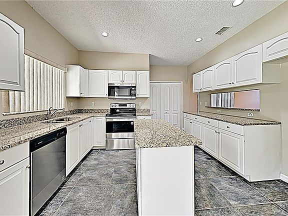 4th image of 673 N Firwood Dr