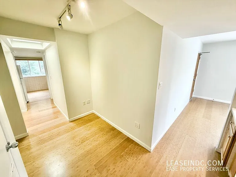 1526 12th St NW #4 — Photo 5