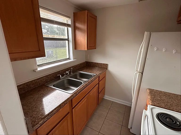 310 Washington Ave #A — Photo 3