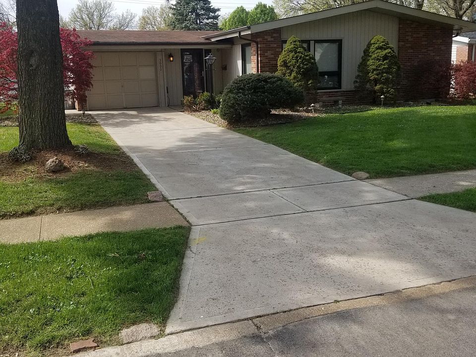 1st image of 3690 Tremont Dr