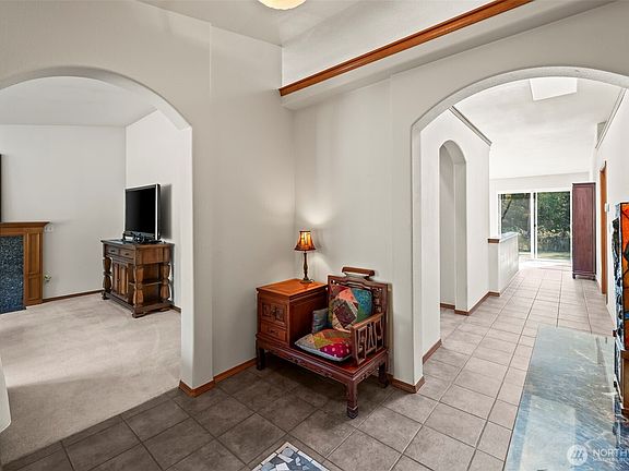 4th image of 36003 36th Avenue E