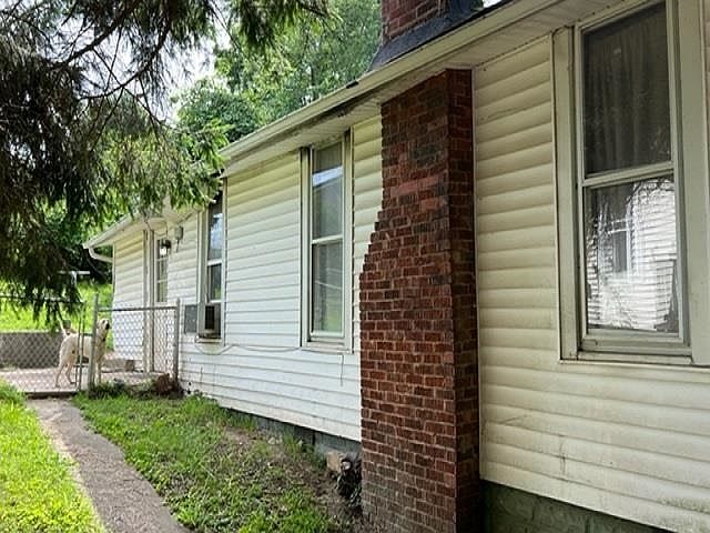 2nd image of 3254 Park St