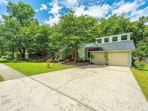 3rd image of 533 King Charles Cir