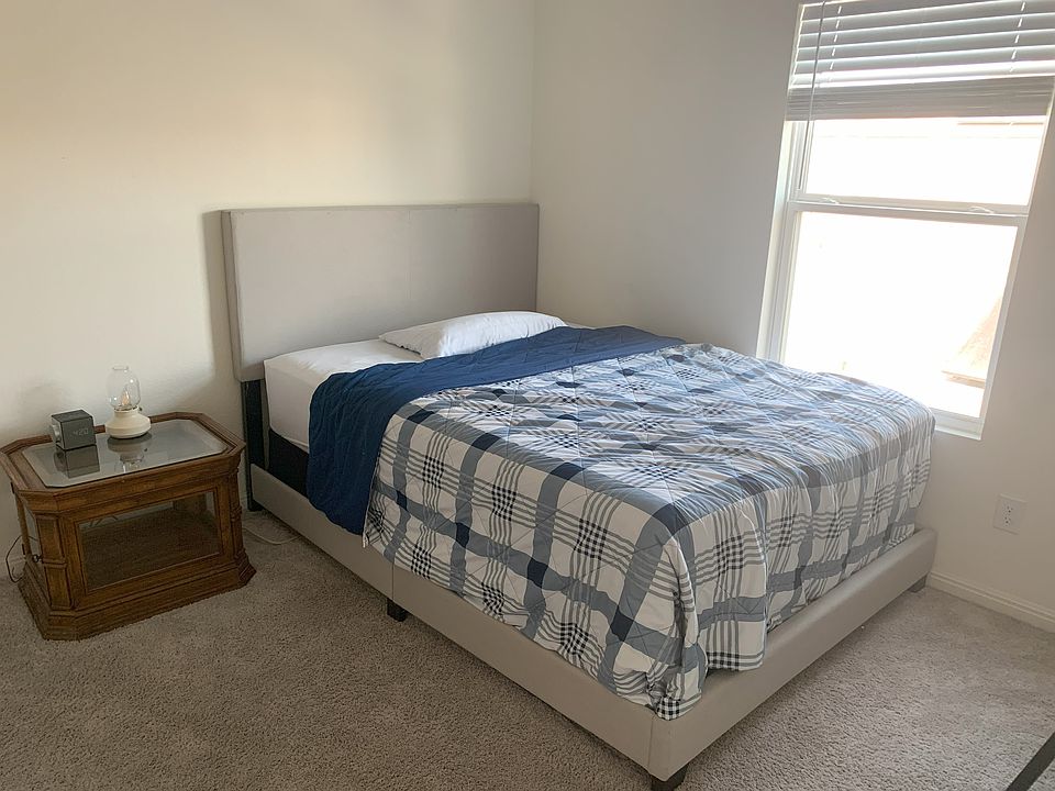 2nd image of 117 Pronghorn St #5