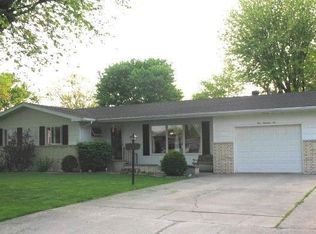 106 S Reynolds St, Altamont, IL 62411