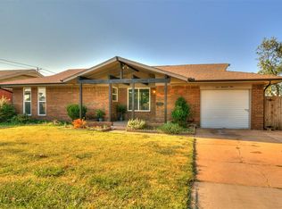 104 SW 5th St, Moore, OK 73160