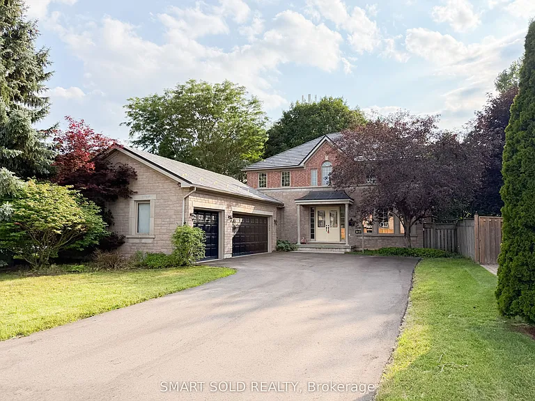 704 Foxcroft Blvd — Photo 1
