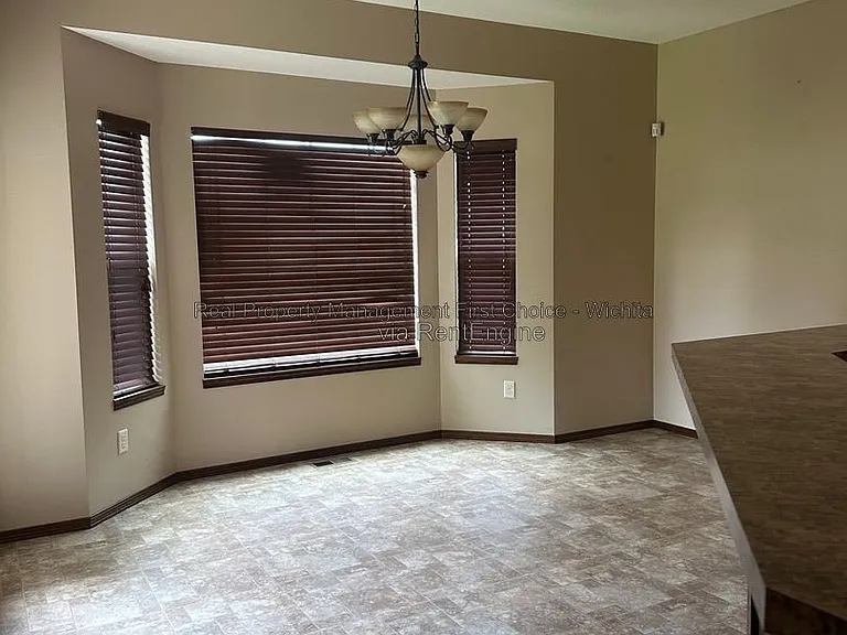 1548 W Hickory St — Photo 3