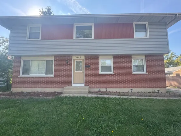1423 Windsor Cir, Carpentersville, IL 60110