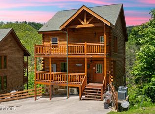 1230 Bird Nest Way, Sevierville, TN 37862