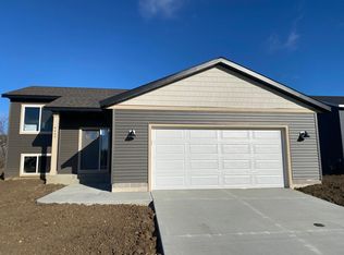 4455 Red Hawk Dr SE, Rochester, MN 55904