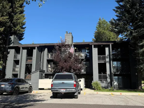 601 Hemlock St #10, McCall, ID 83638