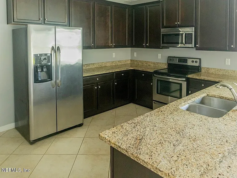 10104 Bedford Lakes Ct — Photo 3