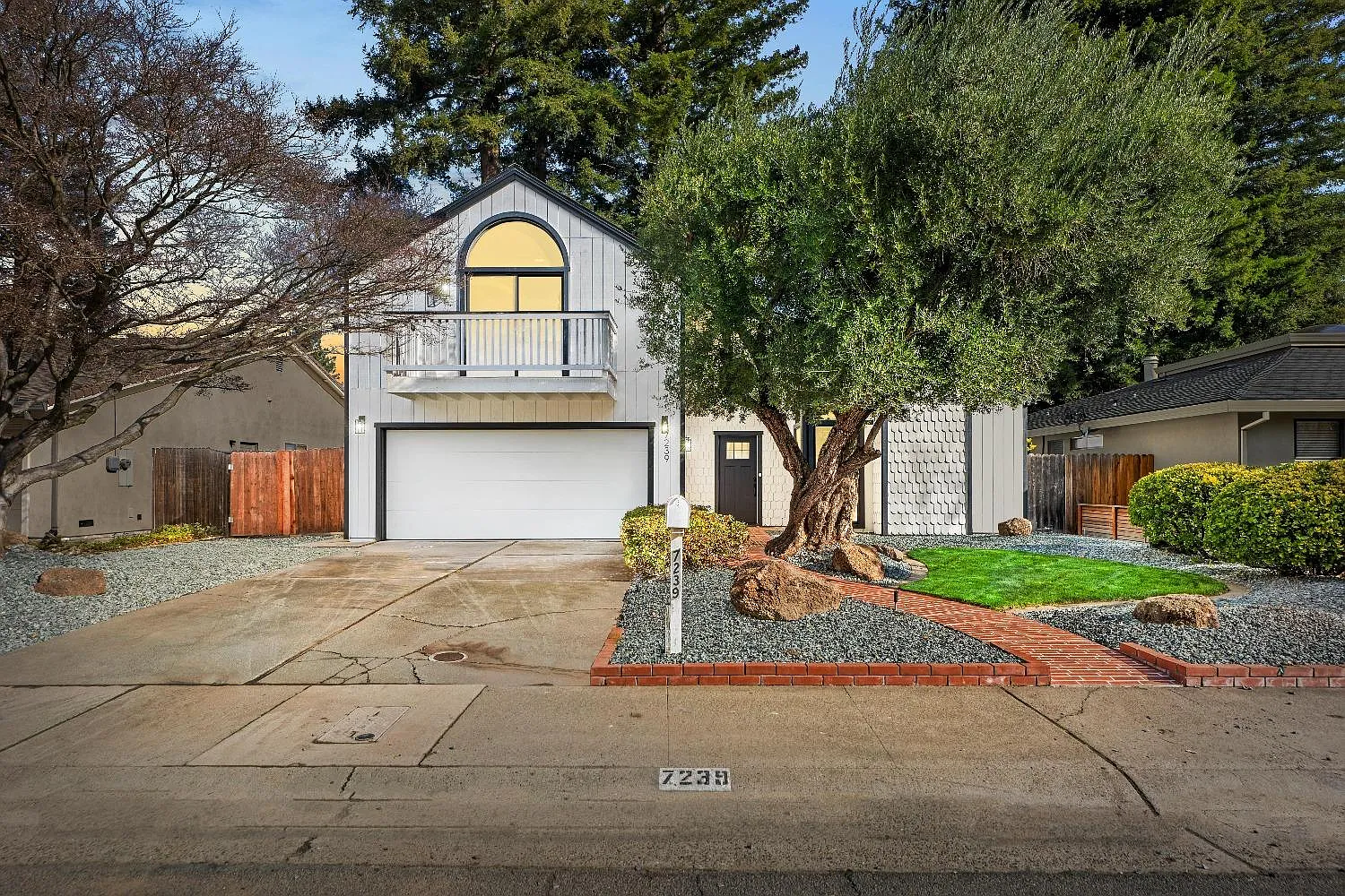 7239 Bayview Way photo 1