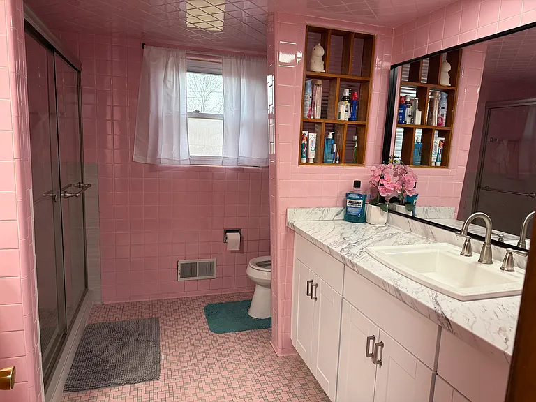 8565 Potomac Ave — Photo 22