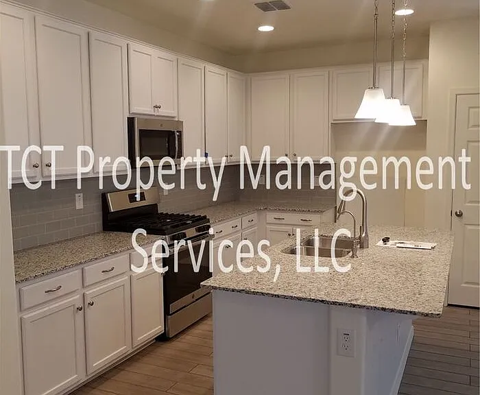 4229 W Coles Rd — Photo 2