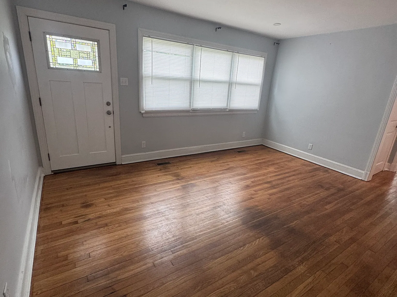 3 bed, 987 sqft, $1,825 — Photo 4
