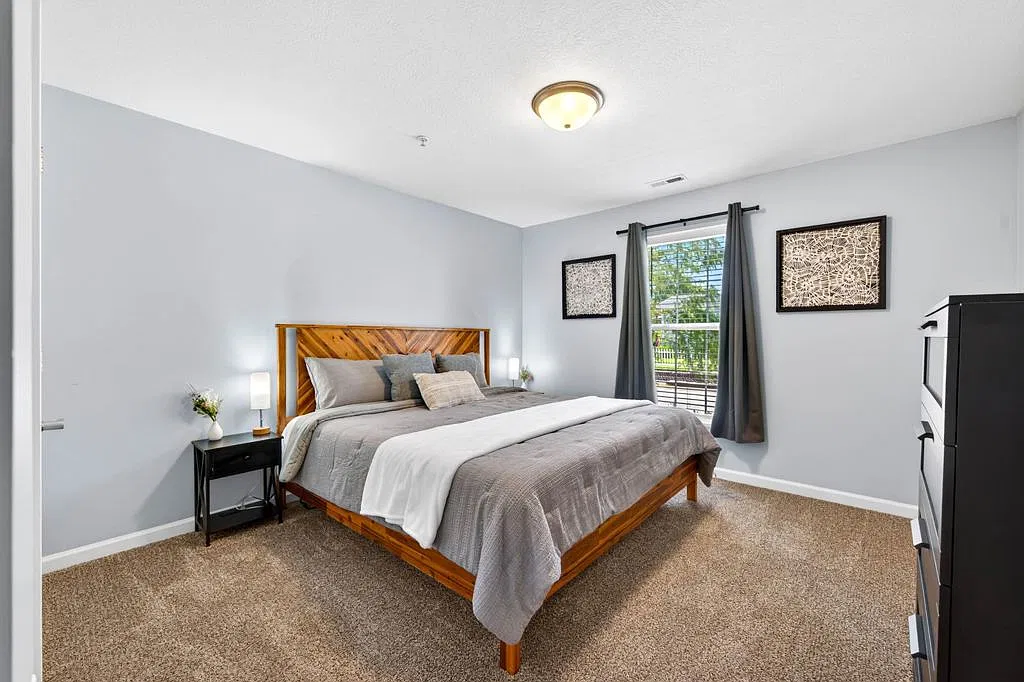 Central L: Furnished Single-Level 2-Bedroom in Downtown Columbus — Photo 1