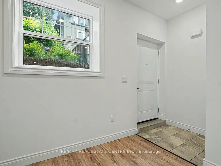 112 Union St E #B105 — Photo 5