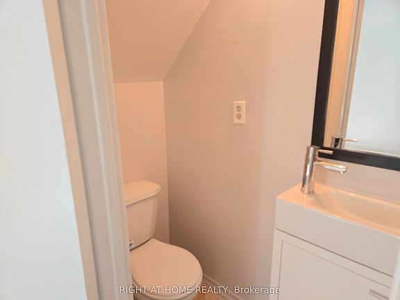 3rd image of 236 Sterling Rd