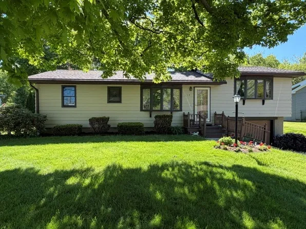 206 S Main St, Albion, PA 16401