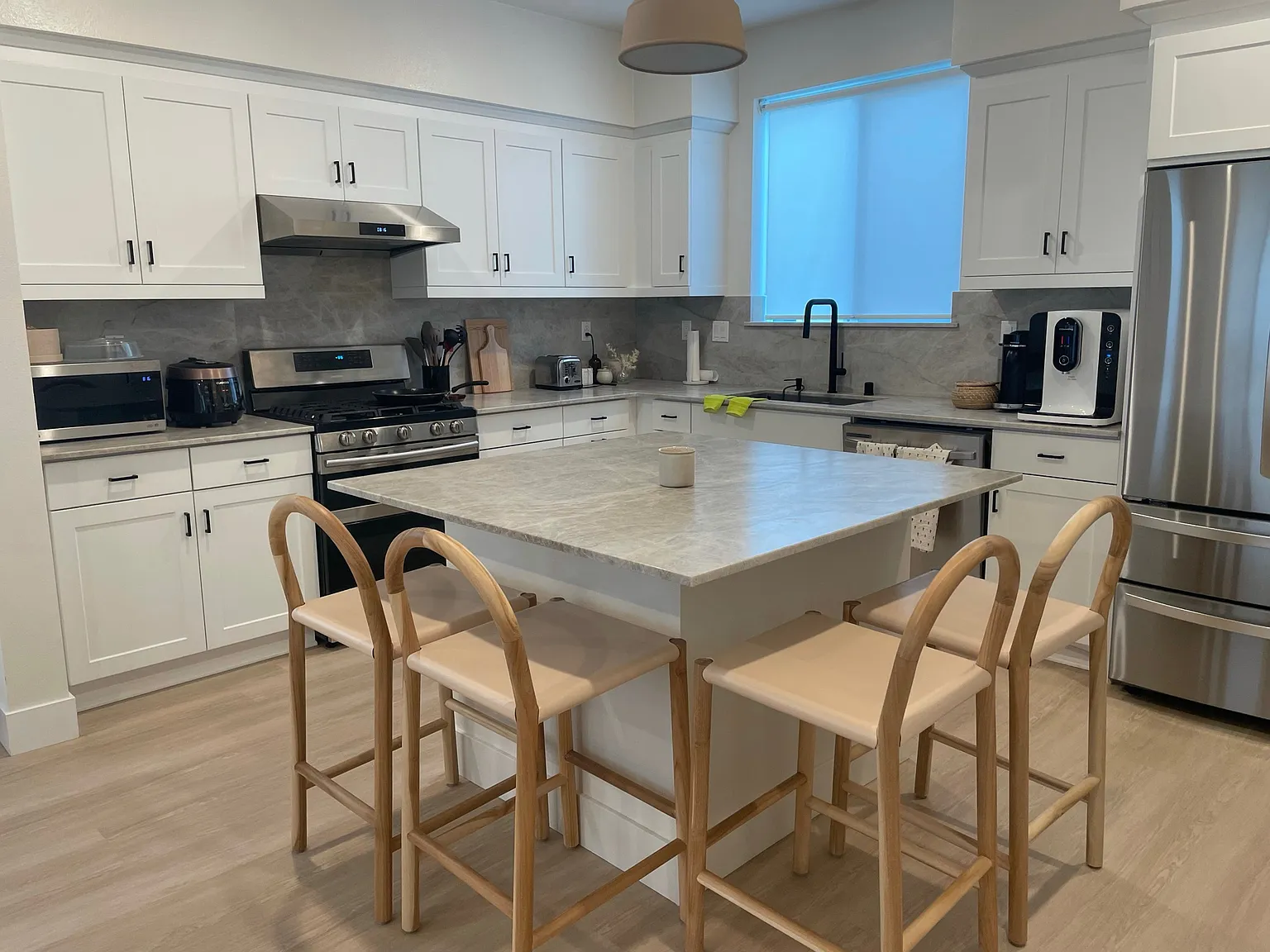 2 bed, 1531 sqft, $4,300 — Photo 3
