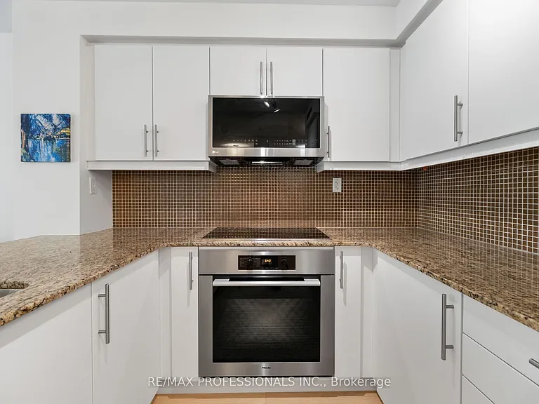 1 Bedford Rd #515 — Photo 17
