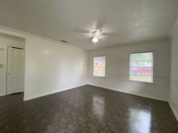 2nd image of 4855 Montrose Dr
