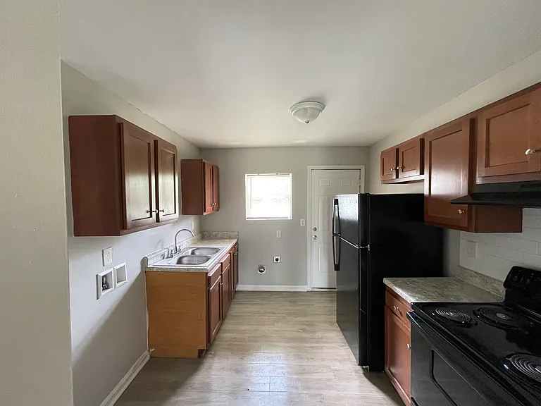 University Crossings Apartments — Photo 25