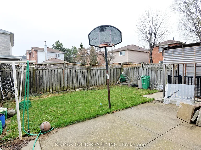 9 Ravenswood Dr — Photo 36