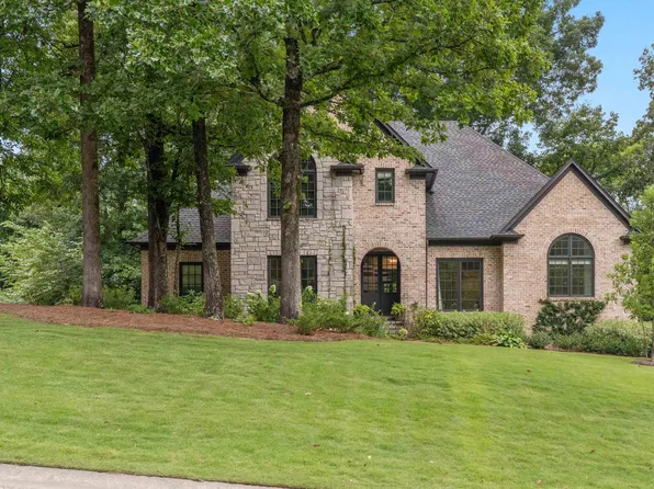 2061 Magnolia Rdg, Vestavia, AL 35243