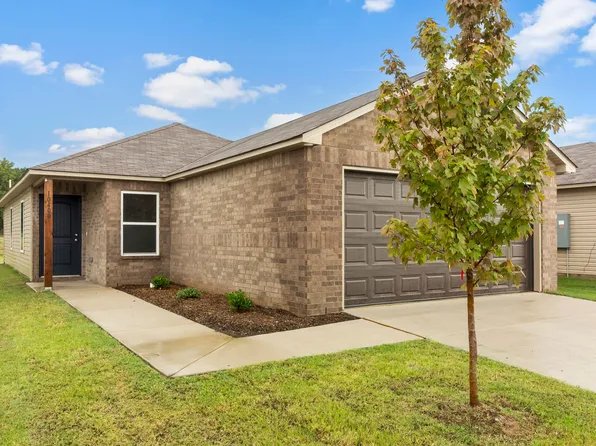 10400 Debbie Dr, North Little Rock, AR 72113