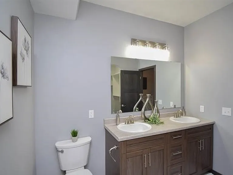 416 E Cairos Pl — Photo 7