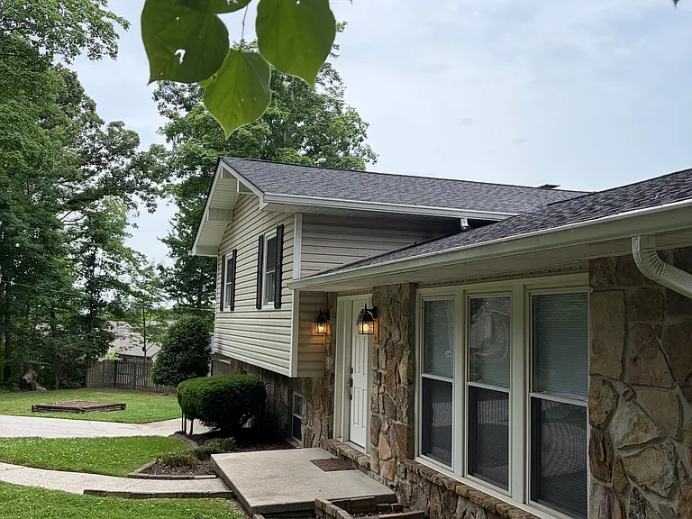 1101 Burning Tree Ln — Photo 3