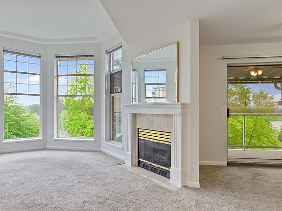 3rd image of 22611 116th Ave #325