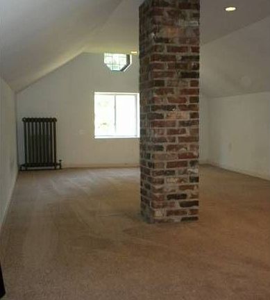 4th image of 219 Capen Blvd