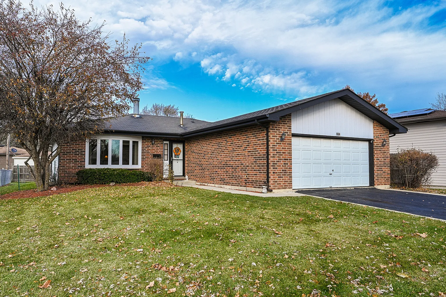 664 W Eggerding Dr photo 1
